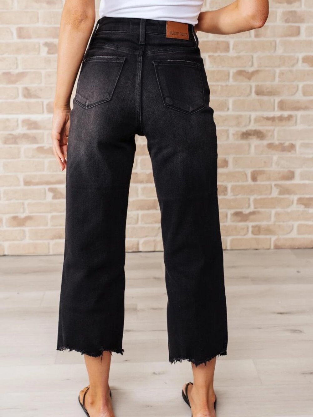 Ryan High Rise Button Fly Wide Leg Crop Jeans - Picture 9 of 9